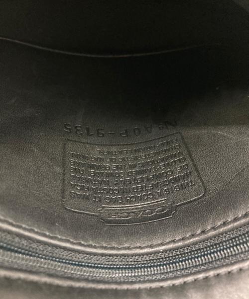 COACH（コーチ）COACH (コーチ) フラップショルダーバッグ ブラックの古着・服飾アイテム