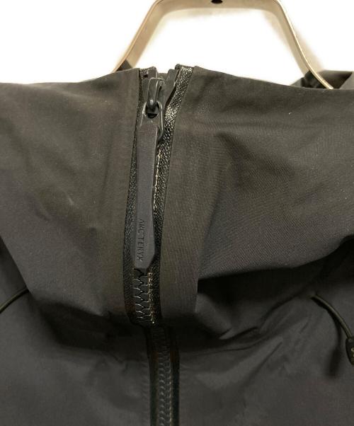 ARC'TERYX（アークテリクス）ARC'TERYX (アークテリクス) BETA SV JACKET ネイビー サイズ:Mの古着・服飾アイテム