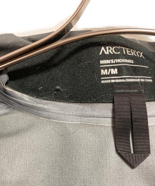 ARC'TERYX（アークテリクス）ARC'TERYX (アークテリクス) BETA SV JACKET ネイビー サイズ:Mの古着・服飾アイテム
