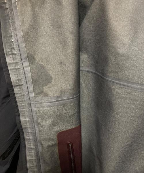 ARC'TERYX（アークテリクス）ARC'TERYX (アークテリクス) BETA SV JACKET ネイビー サイズ:Mの古着・服飾アイテム