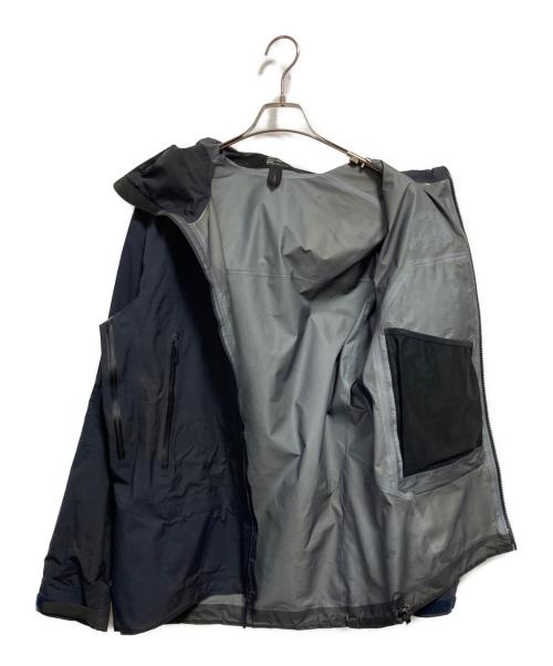 ARC'TERYX（アークテリクス）ARC'TERYX (アークテリクス) BETA SV JACKET ネイビー サイズ:Mの古着・服飾アイテム