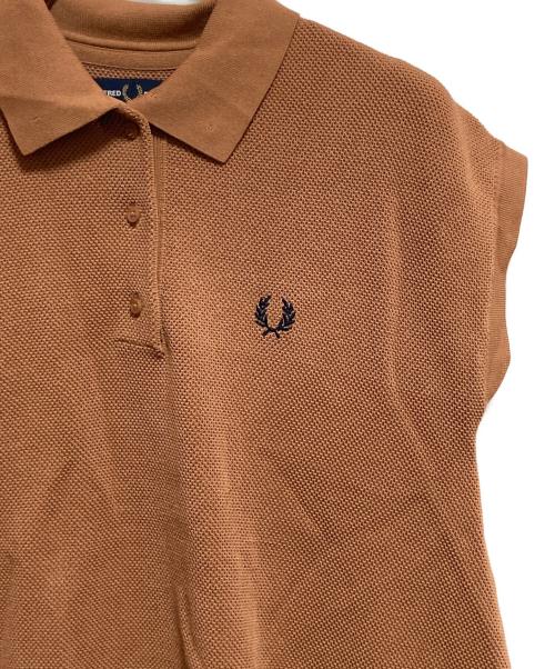 FRED PERRY（フレッドペリー）FRED PERRY (フレッドペリー) RAY BEAMS (レイ ビームス) ノースリーブフレア ポロシャツ ブラウン サイズ:36の古着・服飾アイテム