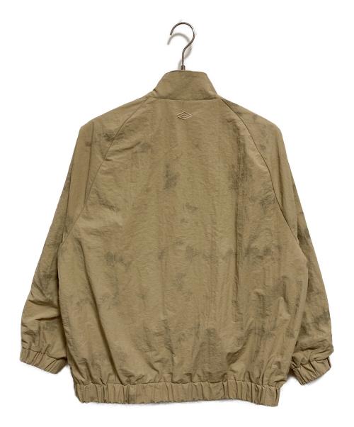 UMBRO（アンブロ）UMBRO (アンブロ) FREAK'S STORE (フリークスストア) 別注 Nylon Stand Collar Jacket ベージュ サイズ:Mの古着・服飾アイテム