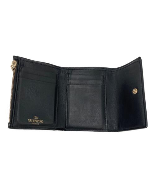 VALENTINO GARAVANI（ヴァレンティノ・ガラヴァーニ）VALENTINO GARAVANI (ヴァレンティノ・ガラヴァーニ) ロックスタッズ三つ折り財布 ブラックの古着・服飾アイテム