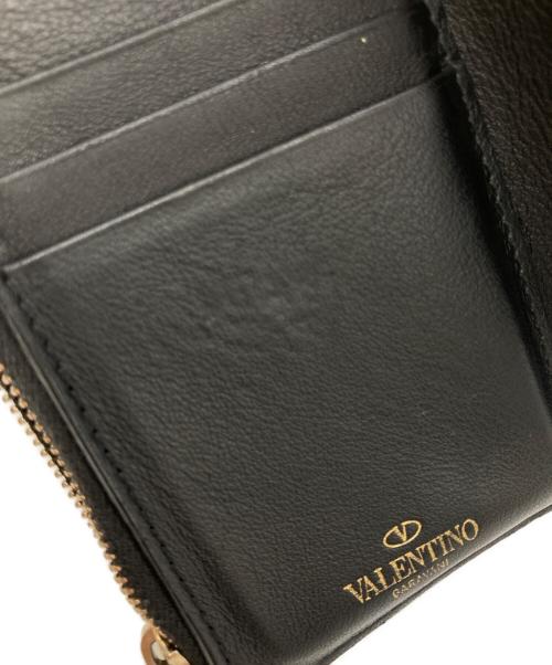 VALENTINO GARAVANI（ヴァレンティノ・ガラヴァーニ）VALENTINO GARAVANI (ヴァレンティノ・ガラヴァーニ) ロックスタッズ三つ折り財布 ブラックの古着・服飾アイテム