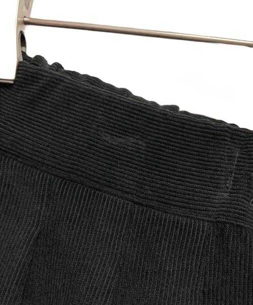 GRAMICCI（グラミチ）GRAMICCI (グラミチ) WHITE MOUNTAINEERING (ホワイトマウンテ二アニング) CORDUROY WIDE TAPERED PANTS ブラック サイズ:S(0)の古着・服飾アイテム