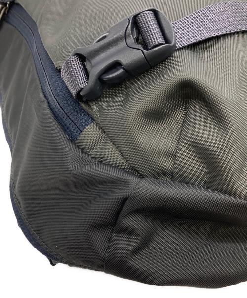 Patagonia（パタゴニア）Patagonia (パタゴニア) アトム・スリング 8L ネイビーの古着・服飾アイテム