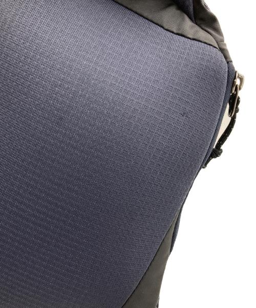 Patagonia（パタゴニア）Patagonia (パタゴニア) アトム・スリング 8L ネイビーの古着・服飾アイテム