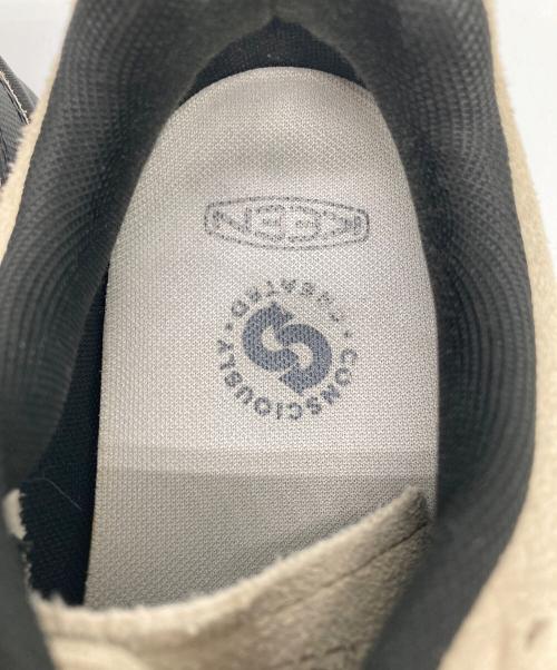 KEEN（キーン）KEEN (キーン) スニーカー ベージュ サイズ:25.5の古着・服飾アイテム