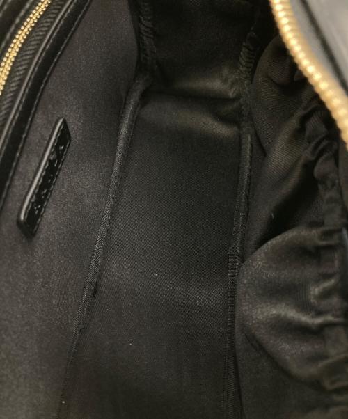 RANDA（ランダ）RANDA (ランダ) 2WAY スカーフ付きエンボスロゴボストンバッグ ブラックの古着・服飾アイテム