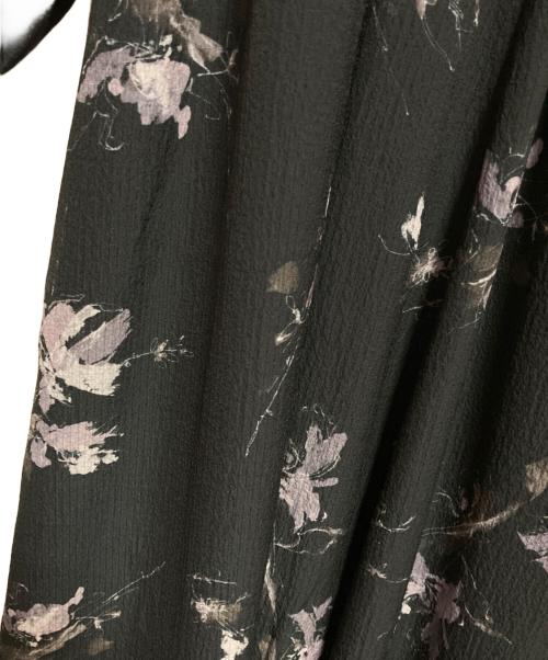 12 Twelve Agenda（トゥエルブアジェンダ）12 Twelve Agenda (トゥエルブアジェンダ) 花柄パイピングワンピース ブラック サイズ:Mの古着・服飾アイテム