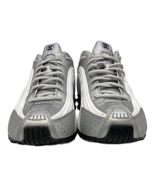 NIKE（ナイキ）NIKE (ナイキ) Shox R4 ホワイト×シルバー サイズ:27.5の古着・服飾アイテム