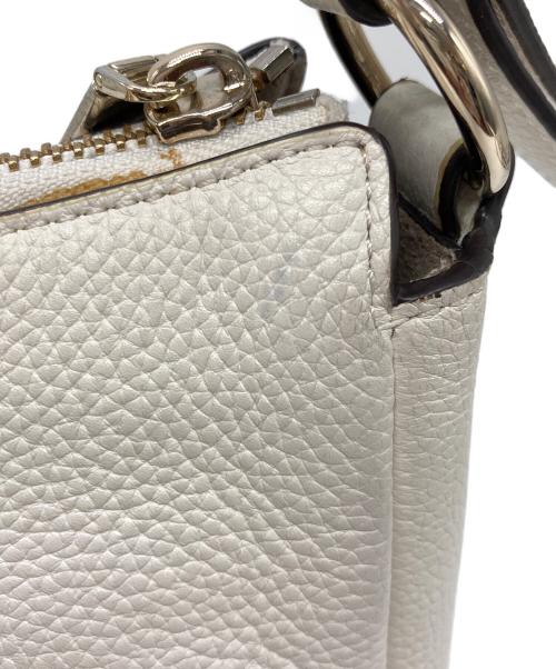 Kate Spade（ケイトスペード）Kate Spade (ケイトスペード) ノット ミディアム ショルダーバッグ ホワイトの古着・服飾アイテム