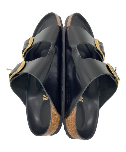 BIRKENSTOCK（ビルケンシュトック）BIRKENSTOCK (ビルケンシュトック) Arizona Big Buckle ブラック サイズ:39(25CM)の古着・服飾アイテム