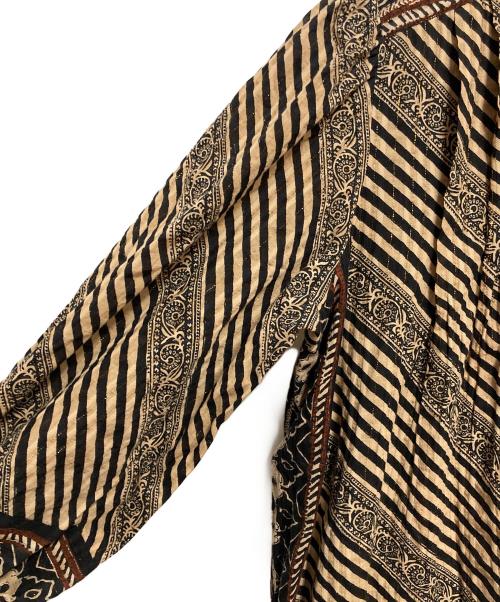 sara mallika（サラマリカ）sara mallika (サラマリカ) COTTON STRIPE ETHNIC PRINT ワンピース ベージュ×ブラック サイズ:Mの古着・服飾アイテム