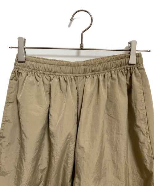 anuke（アンヌーク）anuke (アンヌーク) Nylon Volume Pants ベージュ サイズ:S(36)の古着・服飾アイテム
