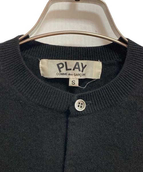 PLAY COMME des GARCONS（プレイコムデギャルソン）PLAY COMME des GARCONS (プレイコムデギャルソン) ハートロゴ ワッペン カーディガン ブラック サイズ:Sの古着・服飾アイテム