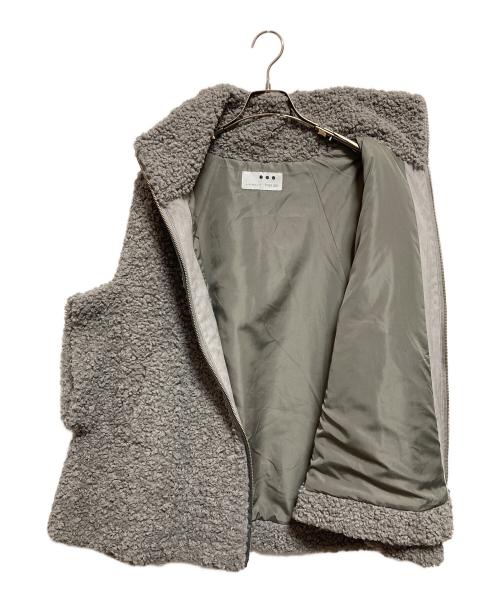 THREE DOTS（スリードッツ）THREE DOTS (スリードッツ) プードルボアポンチョ グレー サイズ:S 未使用品の古着・服飾アイテム