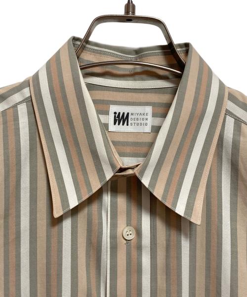 IM ISSEY MIYAKE（アイエムイッセイミヤケ）im issey miyake (アイエムイッセイミヤケ) ストライプシャツ ベージュ サイズ:Mの古着・服飾アイテム