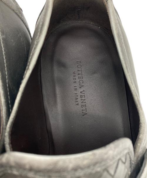 BOTTEGA VENETA（ボッテガベネタ）BOTTEGA VENETA (ボッテガベネタ) イントレチャートローファー グレー サイズ:41の古着・服飾アイテム