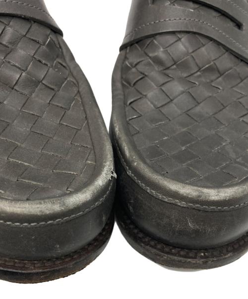 BOTTEGA VENETA（ボッテガベネタ）BOTTEGA VENETA (ボッテガベネタ) イントレチャートローファー グレー サイズ:41の古着・服飾アイテム
