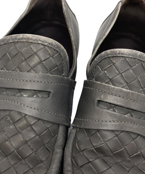 BOTTEGA VENETA（ボッテガベネタ）BOTTEGA VENETA (ボッテガベネタ) イントレチャートローファー グレー サイズ:41の古着・服飾アイテム