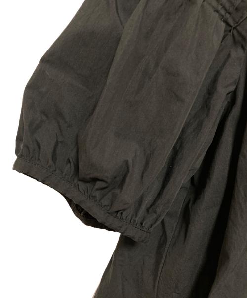 UNITED ARROWS（ユナイテッドアローズ）UNITED ARROWS (ユナイテッドアローズ) EMBOS ピンタック ショートスリーブブラウス ブラック サイズ:FREEの古着・服飾アイテム