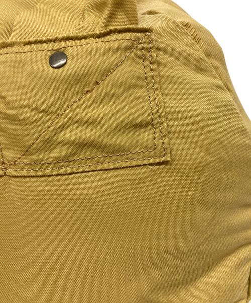 PAPAS（パパス）PAPAS (パパス) ロゴワッペンバックパック ベージュの古着・服飾アイテム