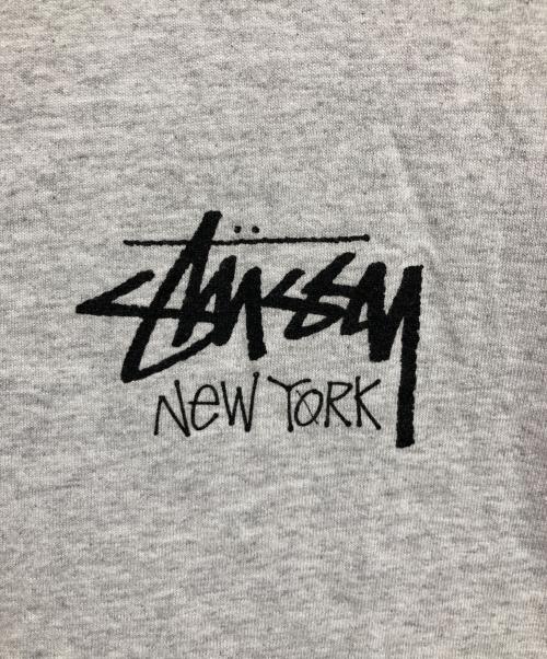stussy（ステューシー）stussy (ステューシー) New York Chapter Tee グレー サイズ:Mの古着・服飾アイテム