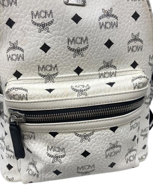 MCM（エムシーエム）MCM (エムシーエム) Stark Side Studded Visetos Small Backpack ホワイトの古着・服飾アイテム