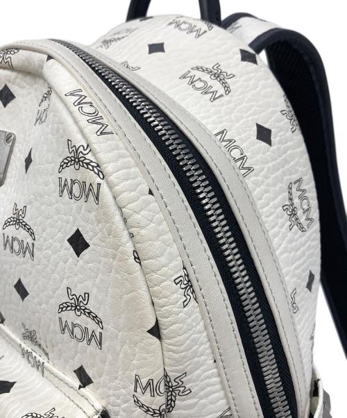 MCM（エムシーエム）MCM (エムシーエム) Stark Side Studded Visetos Small Backpack ホワイトの古着・服飾アイテム