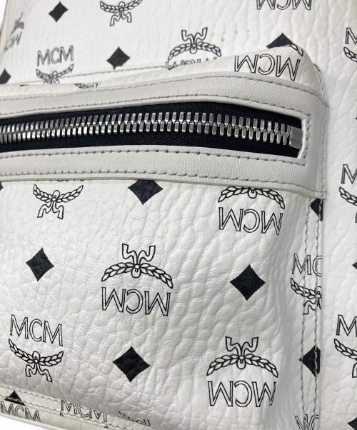 MCM（エムシーエム）MCM (エムシーエム) Stark Side Studded Visetos Small Backpack ホワイトの古着・服飾アイテム