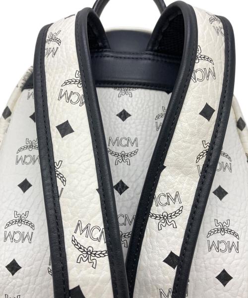 MCM（エムシーエム）MCM (エムシーエム) Stark Side Studded Visetos Small Backpack ホワイトの古着・服飾アイテム