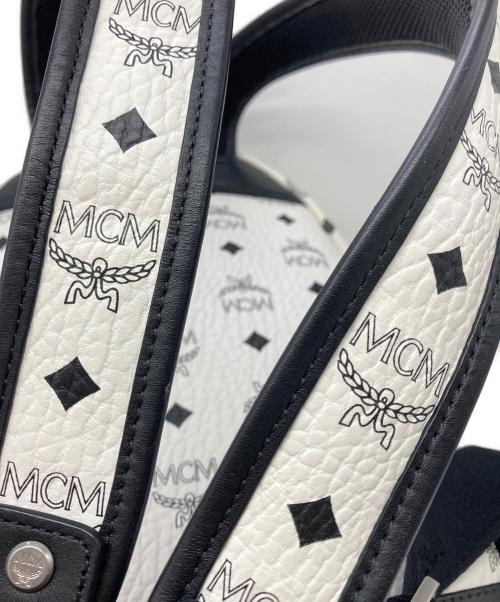 MCM（エムシーエム）MCM (エムシーエム) Stark Side Studded Visetos Small Backpack ホワイトの古着・服飾アイテム