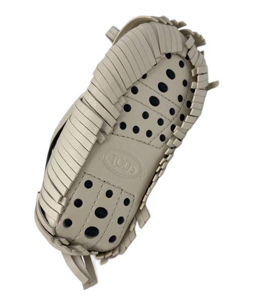 TOD'S（トッズ）TOD'S (トッズ) ゴンミーニ レザー チャーム ベージュの古着・服飾アイテム