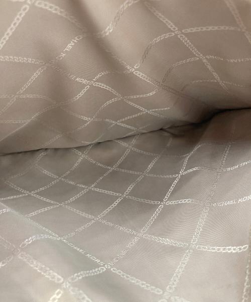 MICHAEL KORS（マイケルコース）MICHAEL KORS (マイケルコース) VOYAGER PVC EW シグネチャー トートバッグ ピンクの古着・服飾アイテム