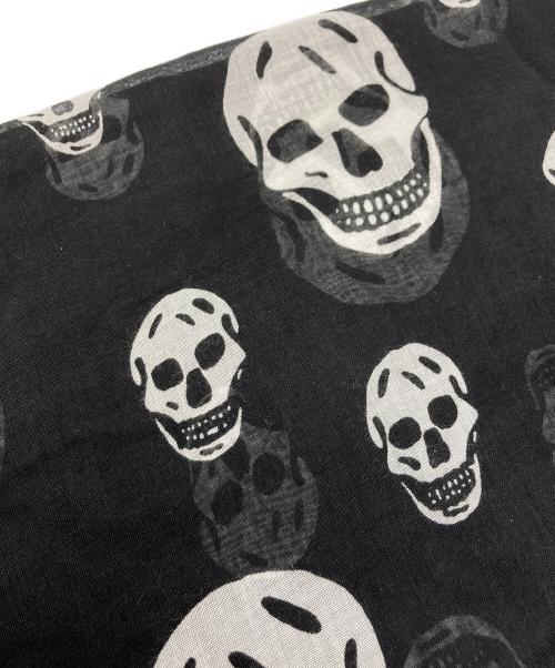 ALEXANDER McQUEEN（アレキサンダーマックイーン）ALEXANDER McQUEEN (アレキサンダーマックイーン) レーヨンシルクスカル柄ストール ブラックの古着・服飾アイテム