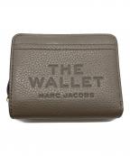 MARC JACOBSマークジェイコブス）の古着「ザ レザー コンパクト ウォレット ミニ」｜グレー