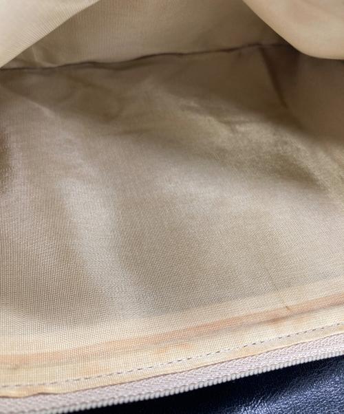 Yves Saint Laurent（イヴサンローラン）Yves Saint Laurent (イヴサンローラン) Vステッチクラッチバッグ ブラックの古着・服飾アイテム