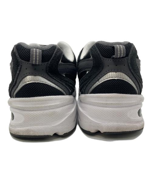 NEW BALANCE（ニューバランス）NEW BALANCE (ニューバランス) MR530CCローカットスニーカー ブラック×ホワイト サイズ:US7の古着・服飾アイテム