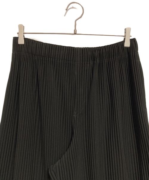 HOMME PLISSE ISSEY MIYAKE（オム プリッセ イッセイ ミヤケ）HOMME PLISSE ISSEY MIYAKE (オム プリッセ イッセイ ミヤケ) 18AW  プリーツストレートワイドパンツ ブラック サイズ:2の古着・服飾アイテム
