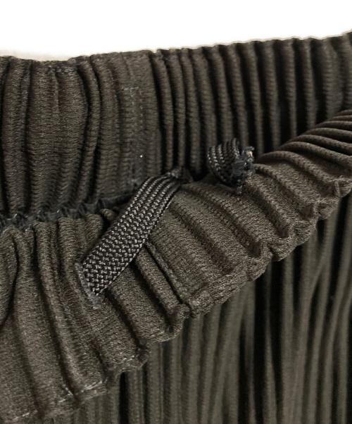 HOMME PLISSE ISSEY MIYAKE（オム プリッセ イッセイ ミヤケ）HOMME PLISSE ISSEY MIYAKE (オム プリッセ イッセイ ミヤケ) 18AW  プリーツストレートワイドパンツ ブラック サイズ:2の古着・服飾アイテム
