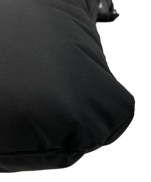 BLACK COMME des GARCONS（ブラックコムデギャルソン）BLACK COMME des GARCONS (ブラックコムデギャルソン) 中わた入りナイロンPOUCH ブラック 未使用品の古着・服飾アイテム