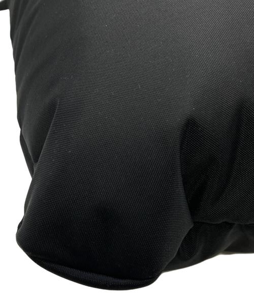 BLACK COMME des GARCONS（ブラックコムデギャルソン）BLACK COMME des GARCONS (ブラックコムデギャルソン) 中わた入りナイロンPOUCH ブラック 未使用品の古着・服飾アイテム