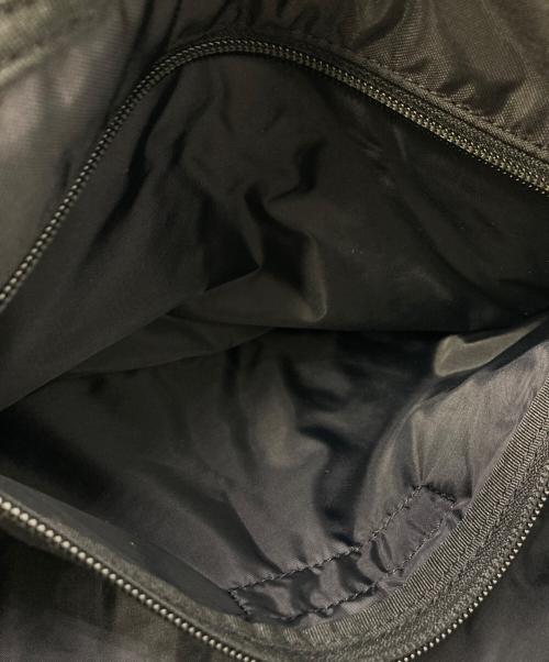 BLACK COMME des GARCONS（ブラックコムデギャルソン）BLACK COMME des GARCONS (ブラックコムデギャルソン) 中わた入りナイロンPOUCH ブラック 未使用品の古着・服飾アイテム