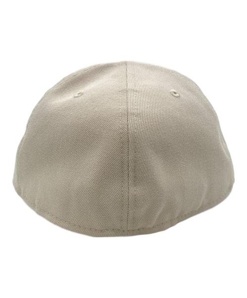 stussy（ステューシー）stussy (ステューシー) New Era (ニューエラ) キャップ ベージュ サイズ:7 5/8の古着・服飾アイテム