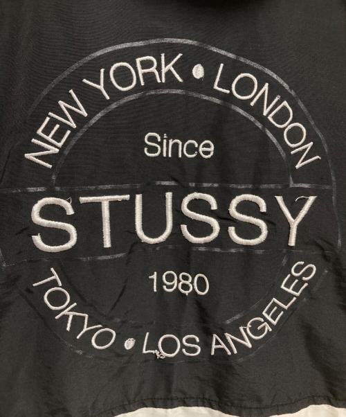stussy（ステューシー）stussy (ステューシー) ナイロンジャケット ブラック×アイボリー サイズ:Mの古着・服飾アイテム
