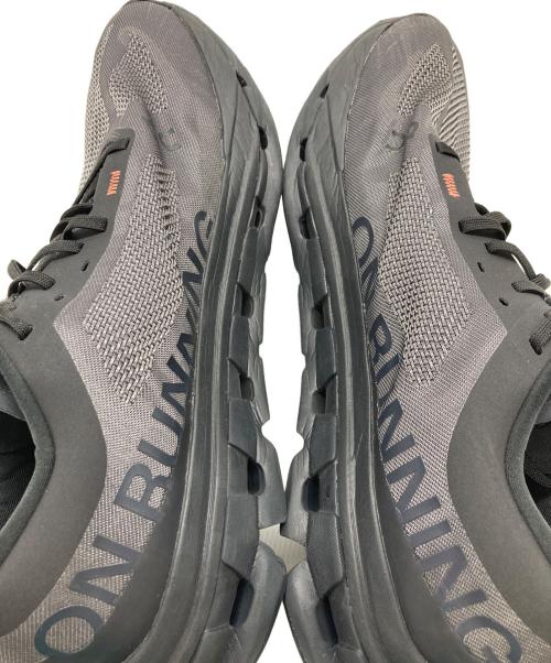 on（オン）On (オン) Cloudflow 5 グレー サイズ:US9.5の古着・服飾アイテム