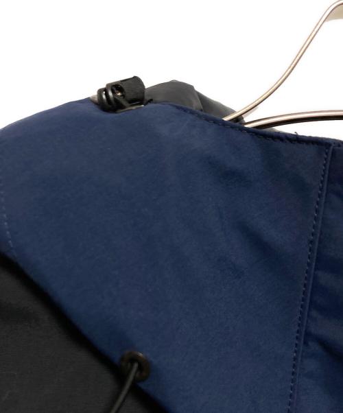 THE NORTH FACE（ザ ノース フェイス）THE NORTH FACE (ザ ノース フェイス) マウンテンダウンジャケット ネイビー×ブラック サイズ:Mの古着・服飾アイテム