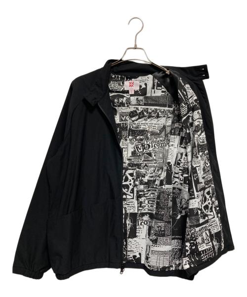 VOLCOM（ボルコム）VOLCOM (ボルコム) Tokyo True Featured Artist Yusuke Cuda Jacket ブラック サイズ:Lの古着・服飾アイテム